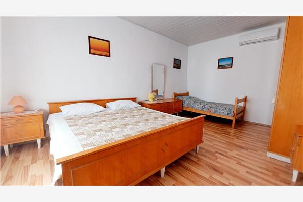 Apartment A1, for 6 persons