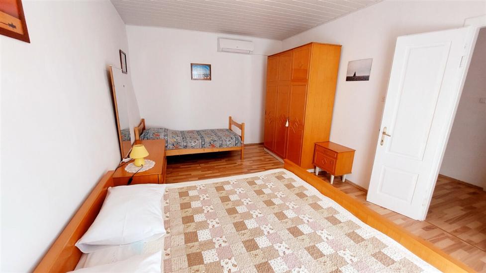 Apartment A1, for 6 persons