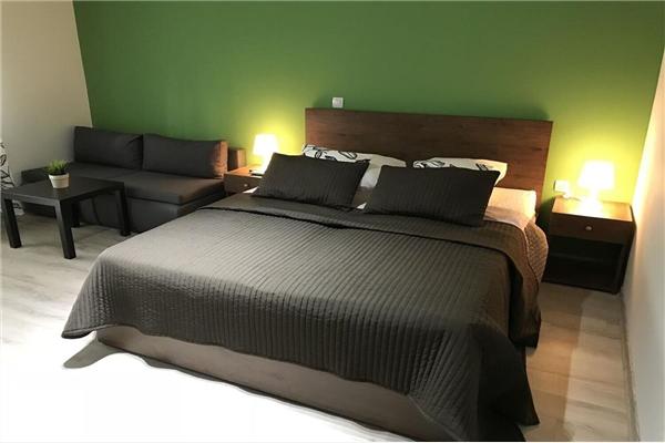 Room S1, for 2 persons