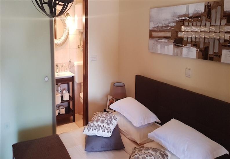 Room S3, for 2 persons