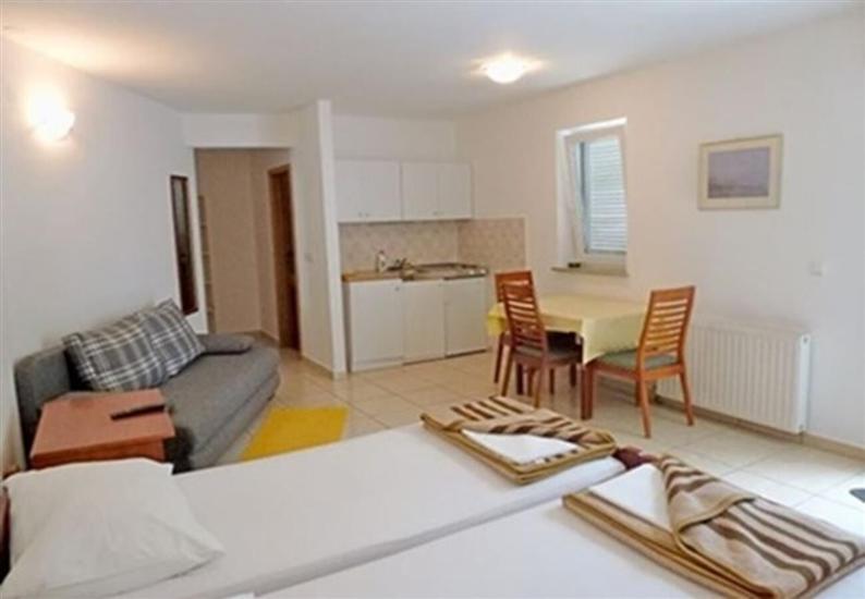 Apartment A4, for 3 persons