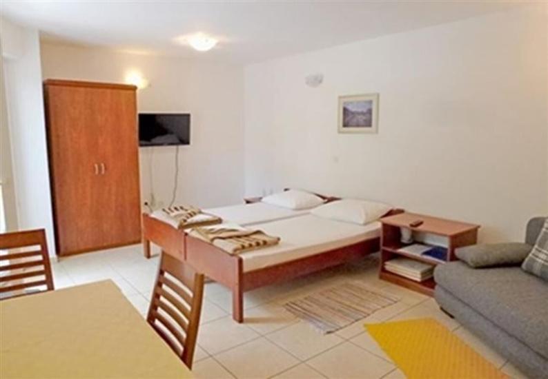 Apartment A4, for 3 persons