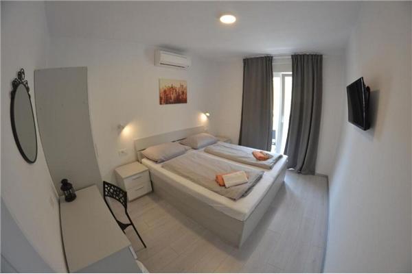 Room S4, for 2 persons