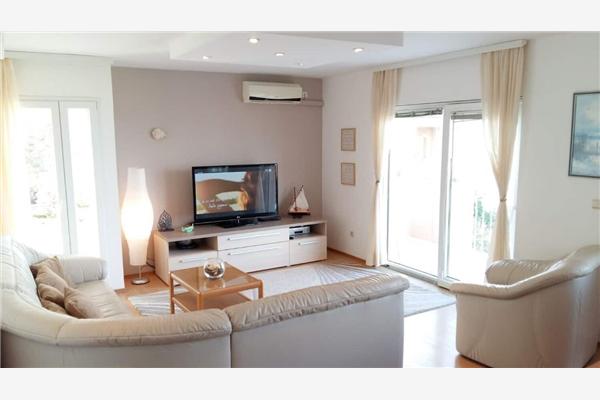 Apartment A2, for 6 persons