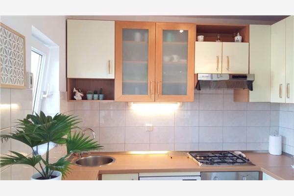 Apartment A2, for 6 persons