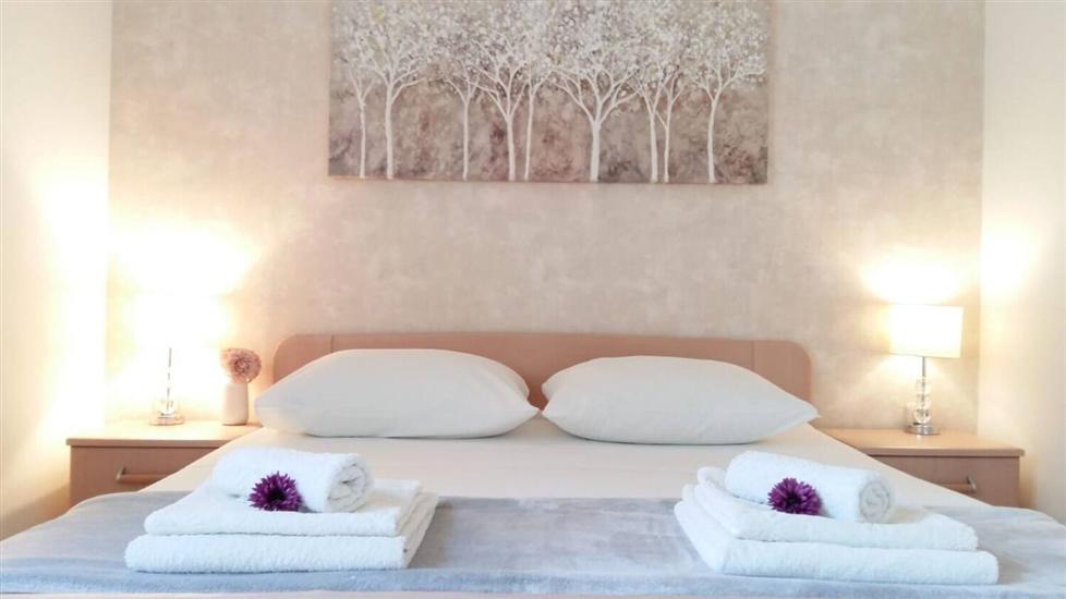 Apartment A2, for 6 persons