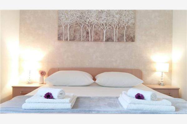 Apartment A2, for 6 persons