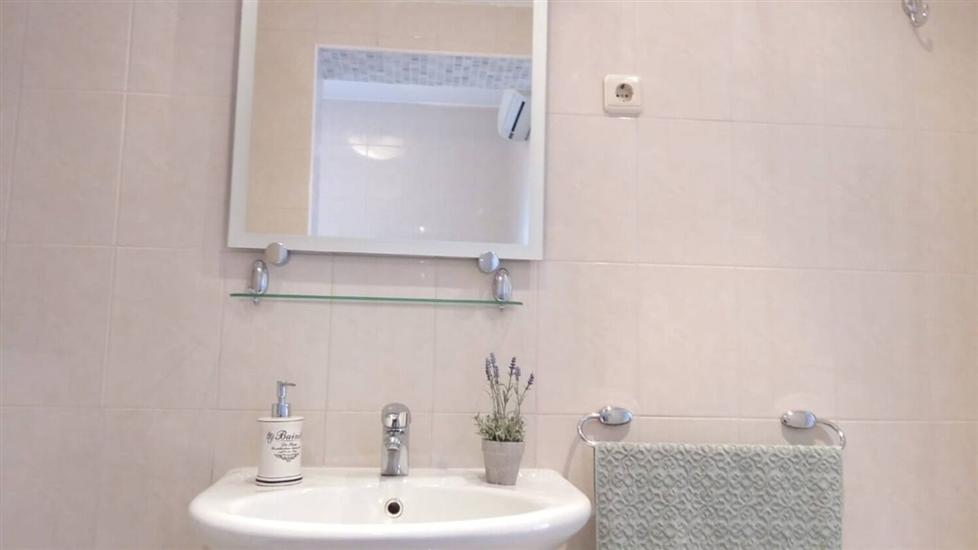 Apartment A2, for 6 persons