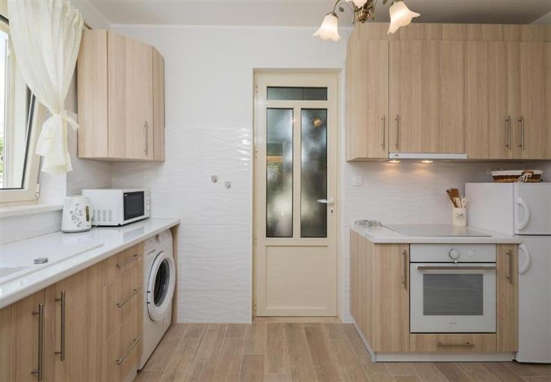 Apartment A2, for 3 persons