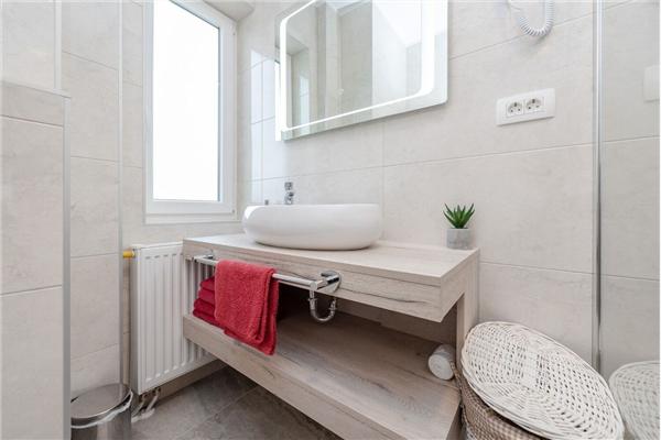 Apartment A7, for 6 persons