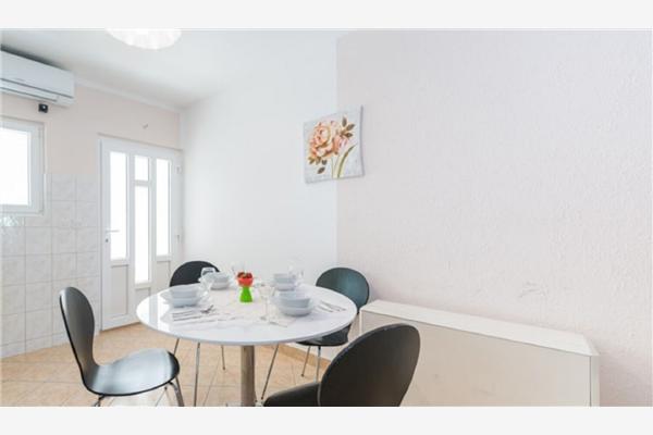 Apartment A3, for 6 persons