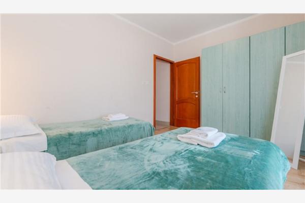 Apartment A4, for 7 persons