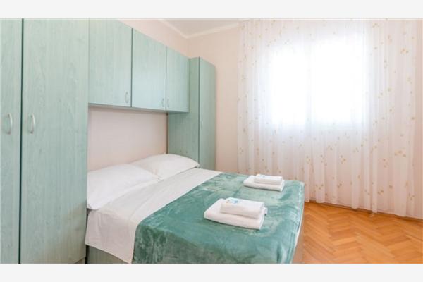 Apartment A4, for 7 persons