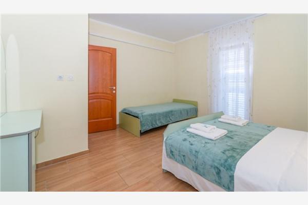 Apartment A4, for 7 persons