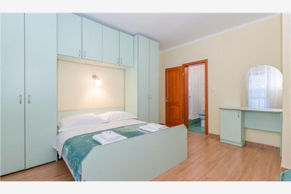 Apartment A4, for 7 persons