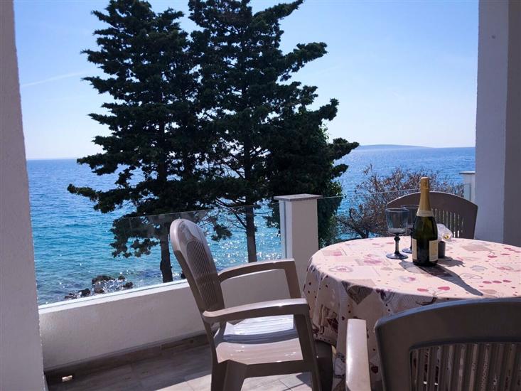 Apartment A2, for 5 persons