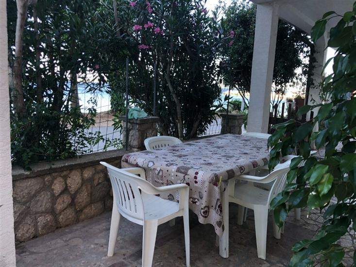 Apartment A3, for 5 persons