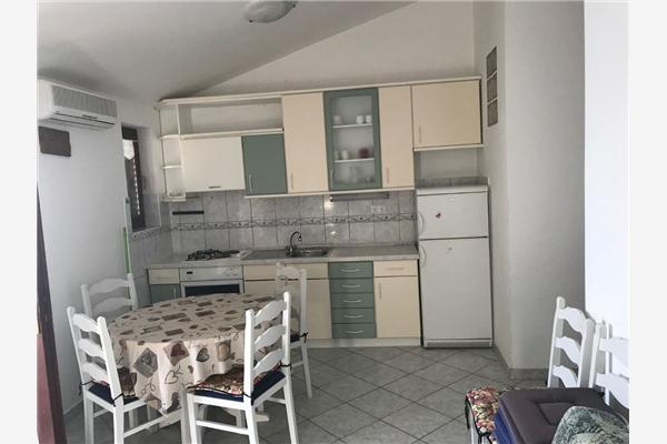 Apartment A4, for 6 persons