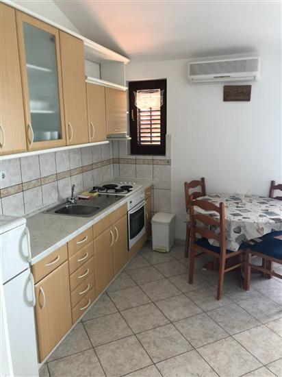 Apartment A5, for 6 persons