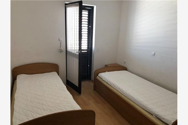 Apartment A5, for 6 persons