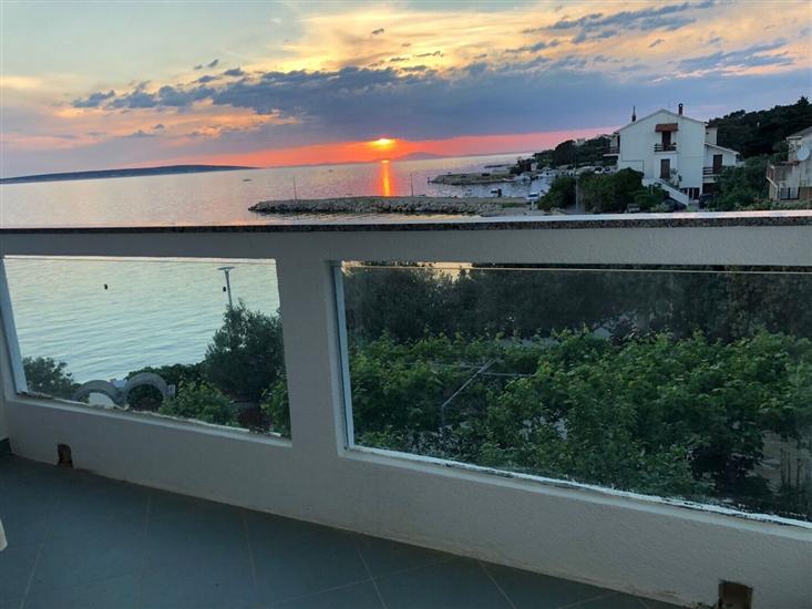 Apartment A7, for 4 persons