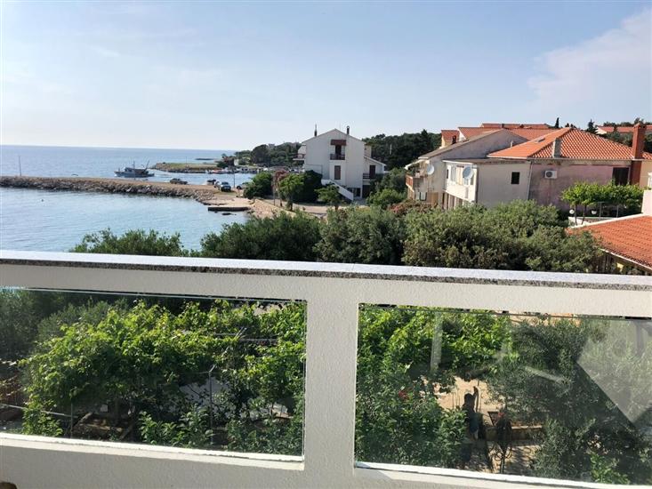 Apartment A8, for 4 persons