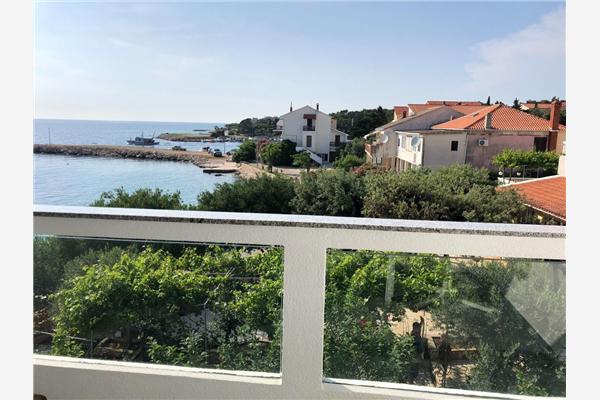 Apartment A8, for 4 persons