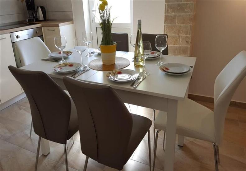 Apartment A1, for 5 persons