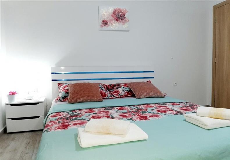 Apartment A1, for 5 persons