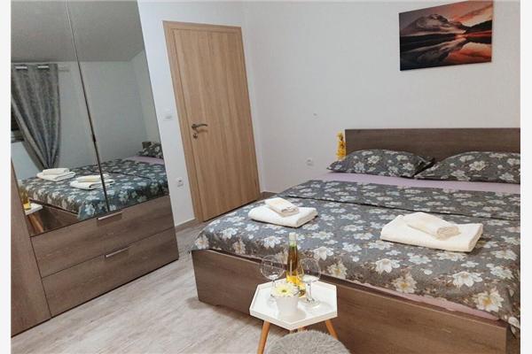 Apartment A1, for 5 persons