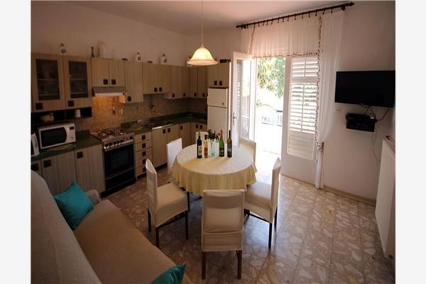 Apartment A2, for 5 persons