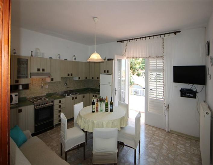 Apartment A2, for 5 persons