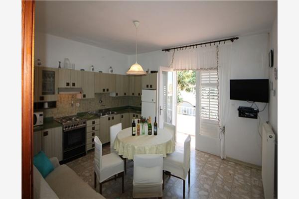 Apartment A2, for 5 persons