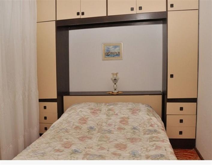 Apartment A2, for 5 persons