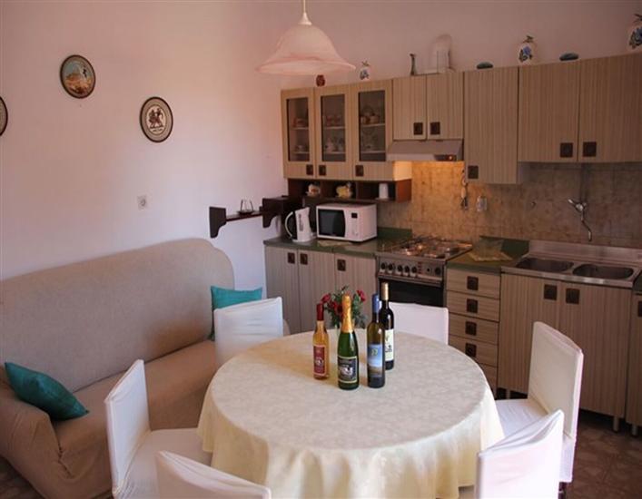 Apartment A2, for 5 persons