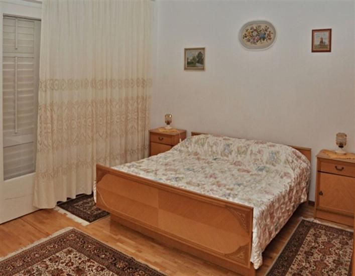 Apartment A2, for 5 persons