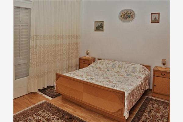 Apartment A2, for 5 persons