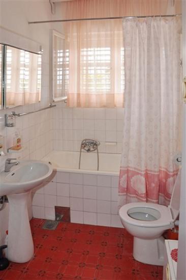 Apartment A2, for 5 persons