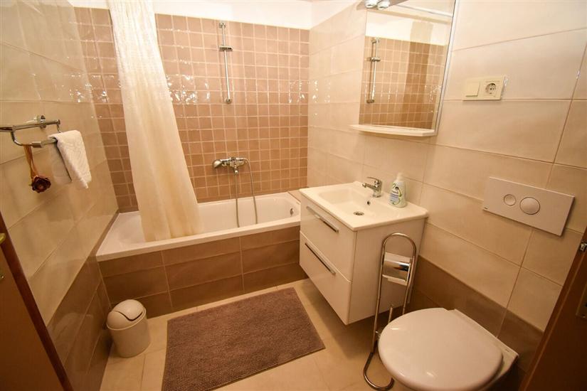 Apartment A1, for 6 persons