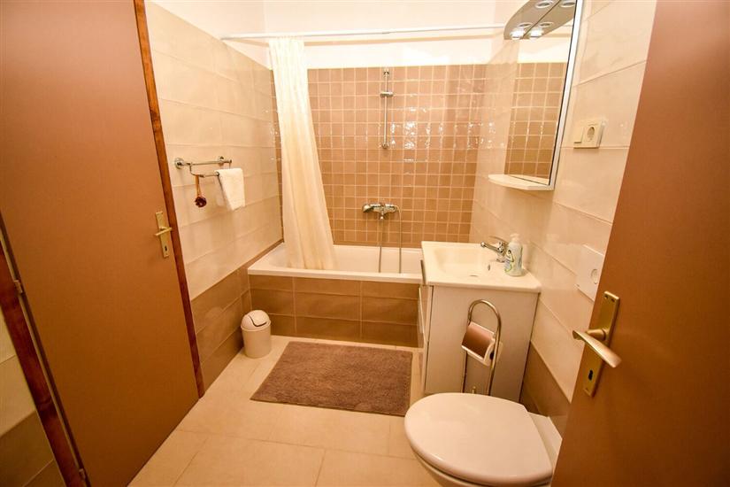 Apartment A1, for 6 persons