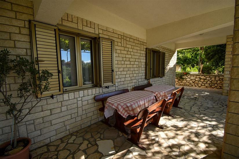 Apartments and Rooms Frane