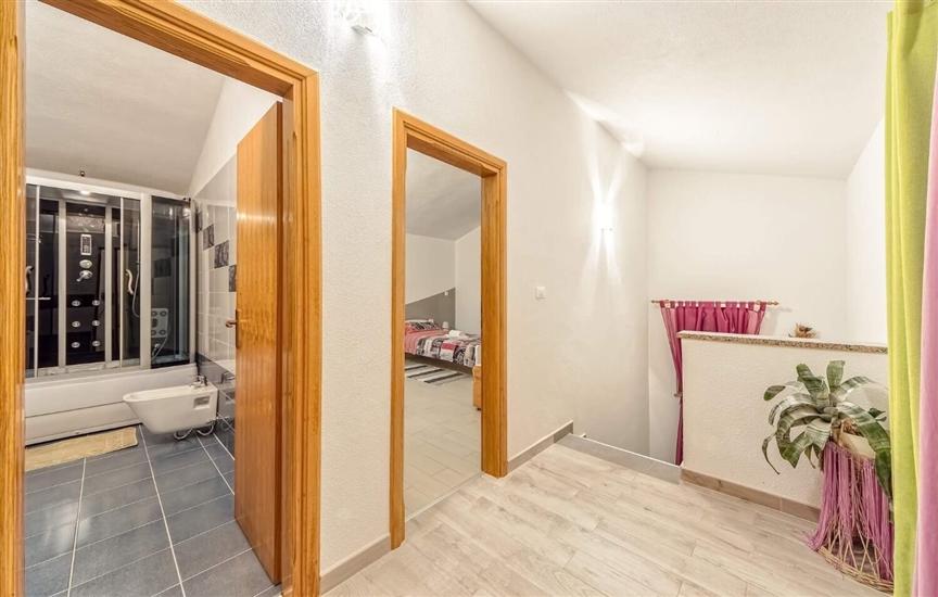 House K1, for 8 persons