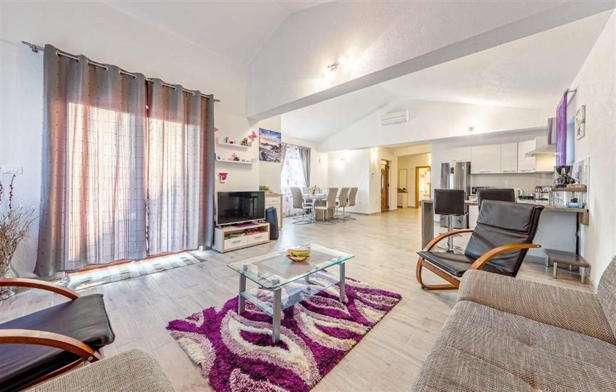 House K1, for 8 persons