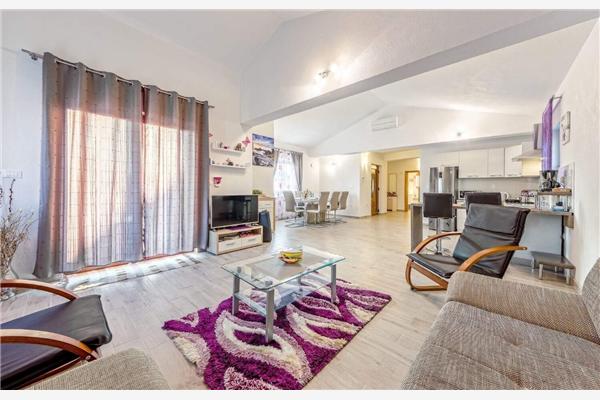 House K1, for 8 persons