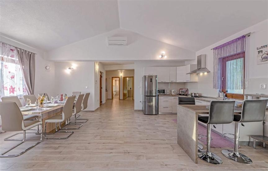 House K1, for 8 persons