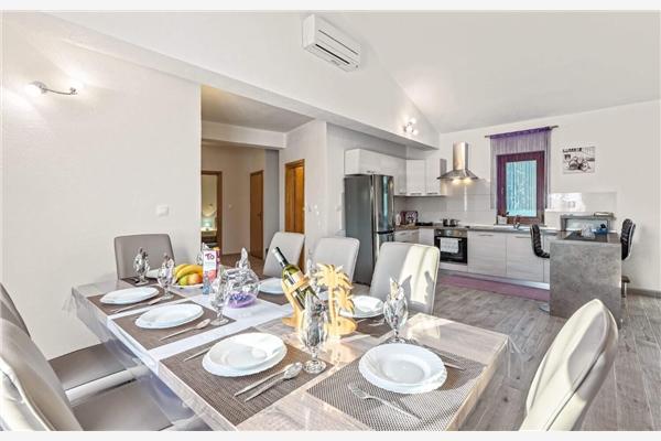 House K1, for 8 persons