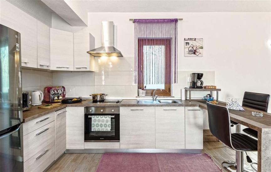 House K1, for 8 persons