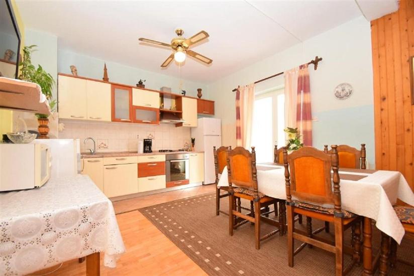 Apartment A1, for 9 persons