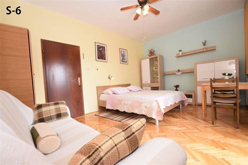 Apartment A1, for 9 persons