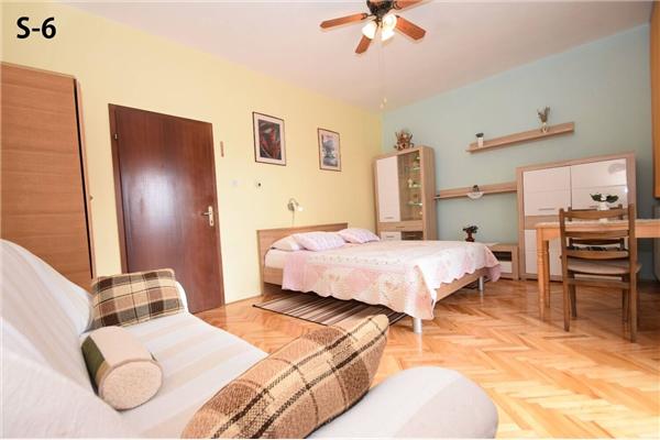 Apartment A1, for 9 persons